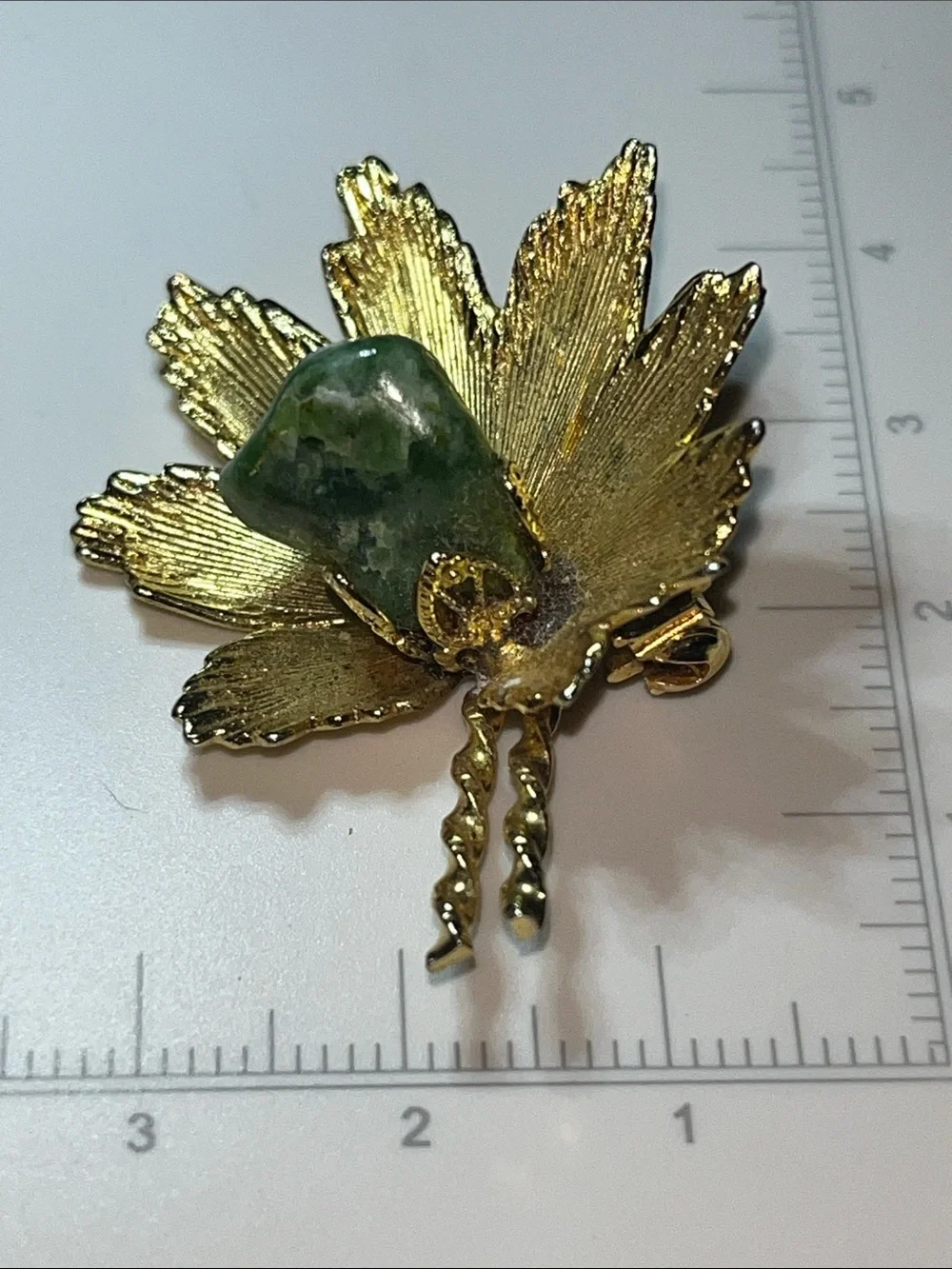 Vintage Gold Tone Maple Leaf Brooch Natural Nephrite Jade Stone Estate Pin